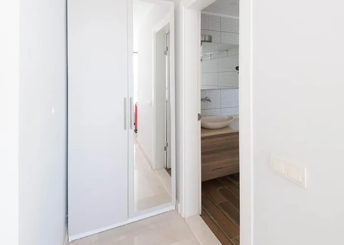 Modern&spacious In Kalamar Bay Villa