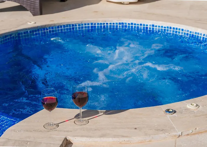 Modern&spacious In Kalamar Bay