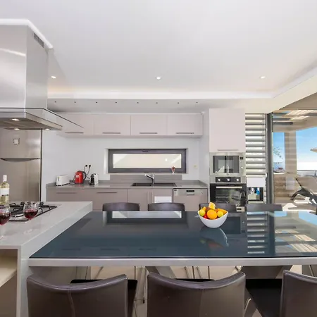 Modern & Spacious In Kalamar Bay Villa *