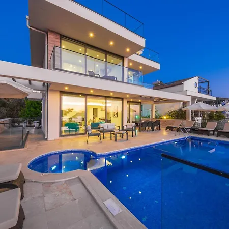 Modern & Spacious In Kalamar Bay Villa