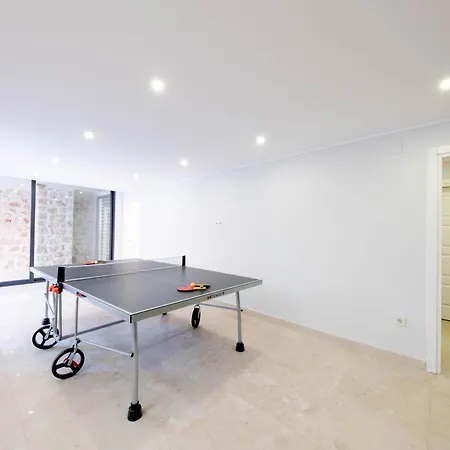 Вилла Modern & Spacious In Kalamar Bay *