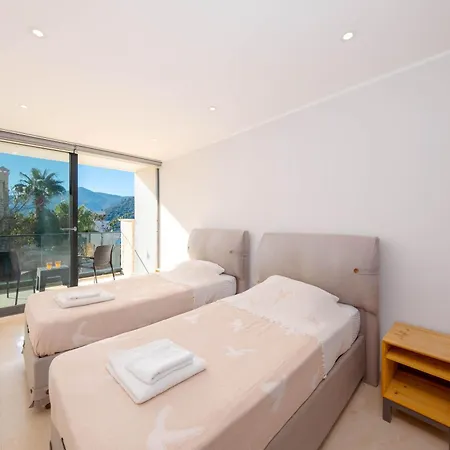Вилла Modern & Spacious In Kalamar Bay *
